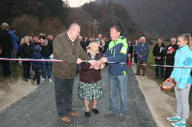 Na Prihovo po prenovljeni cesti