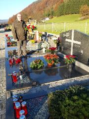 Župan obiskal grob častnega občana